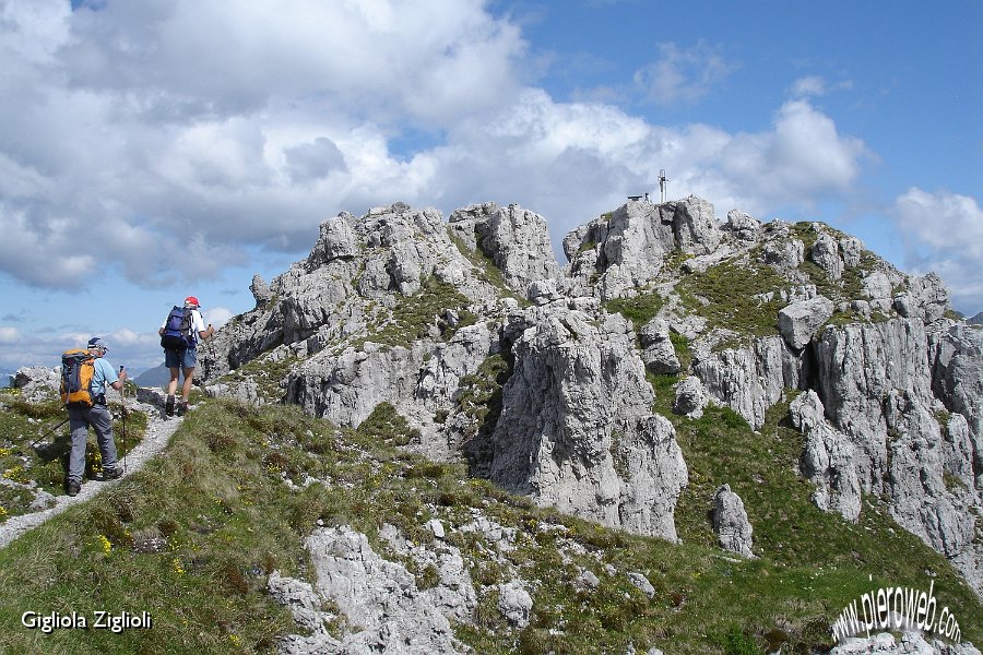 11 Verso la cima dello Zuccone Campelli.jpg